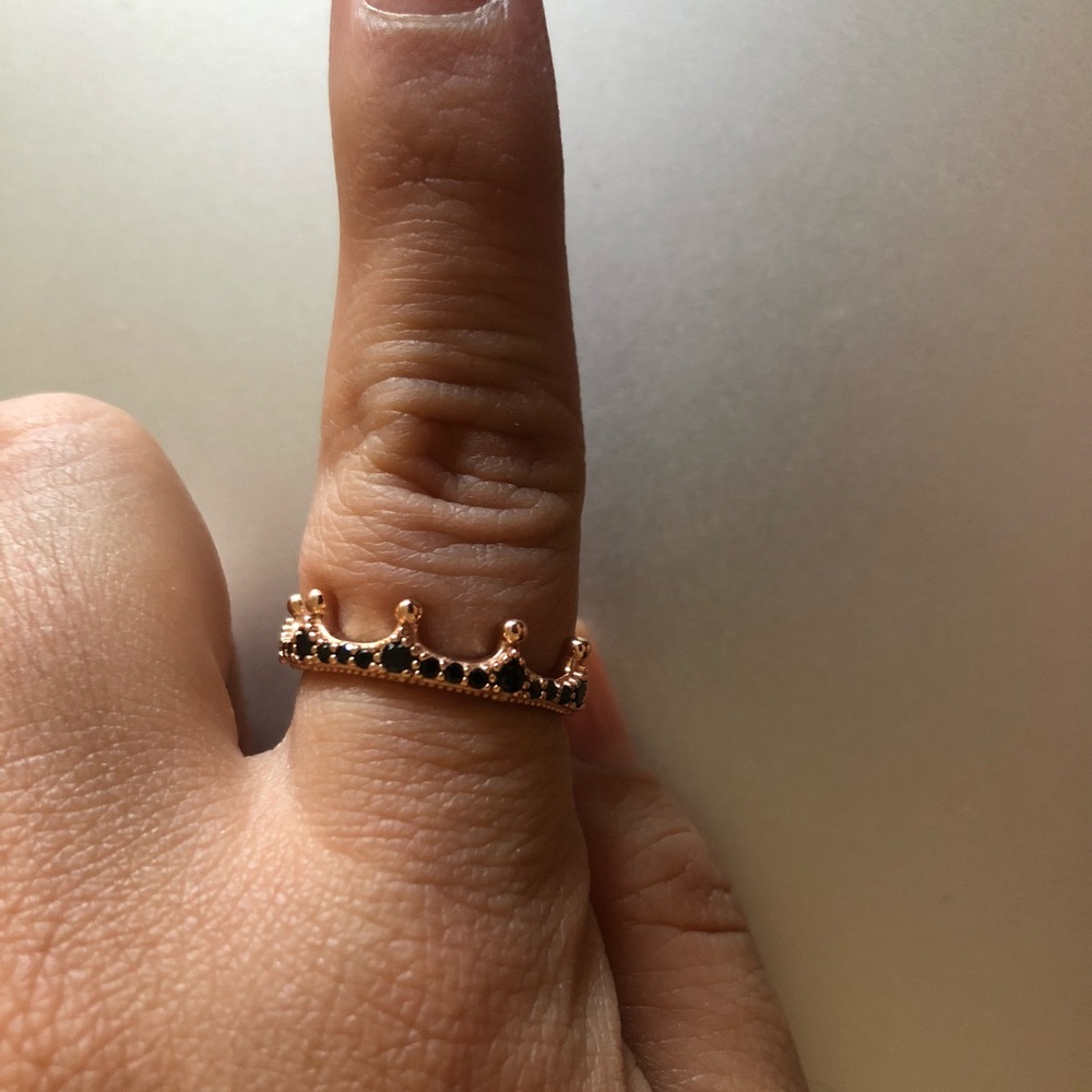 Crown ring
